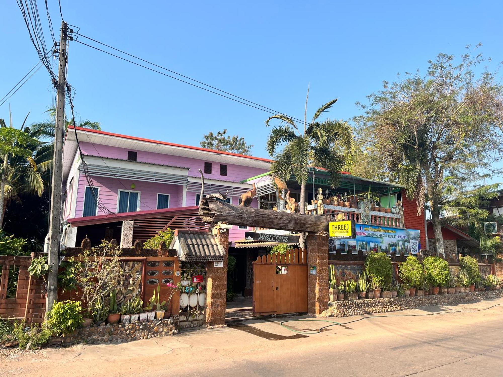 Three J Guesthouse Kamphaeng Phet Ngoại thất bức ảnh