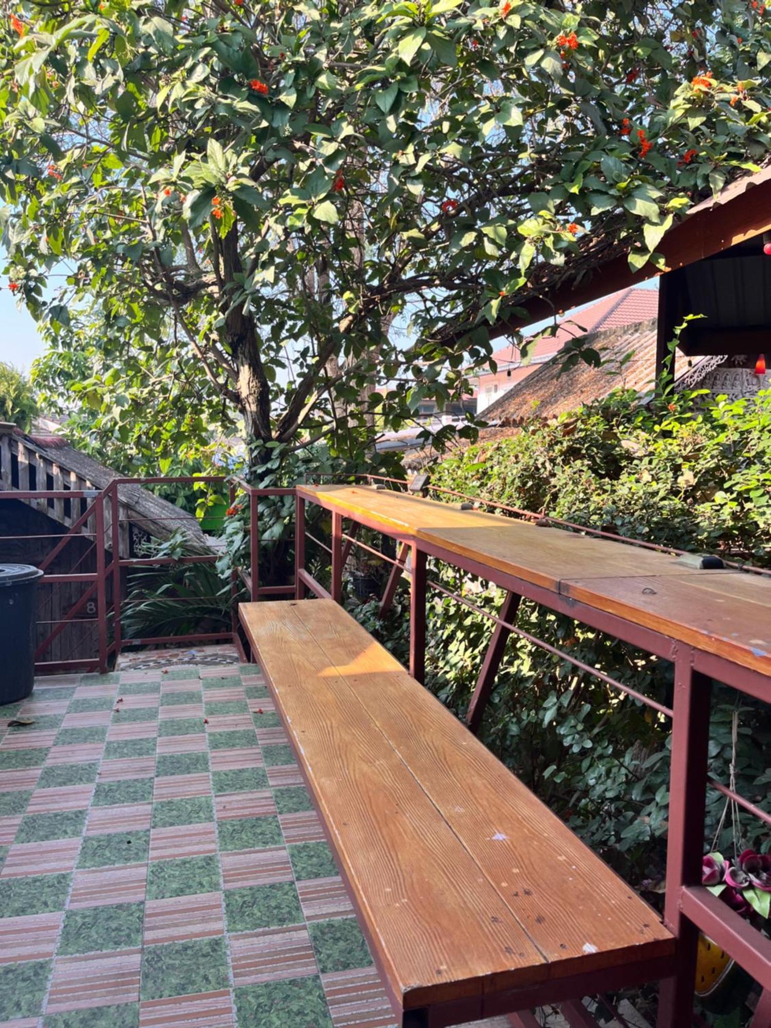 Three J Guesthouse Kamphaeng Phet Ngoại thất bức ảnh