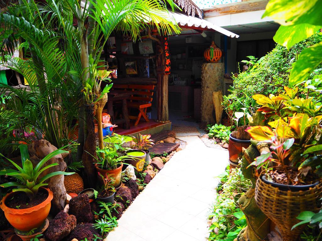 Three J Guesthouse Kamphaeng Phet Ngoại thất bức ảnh
