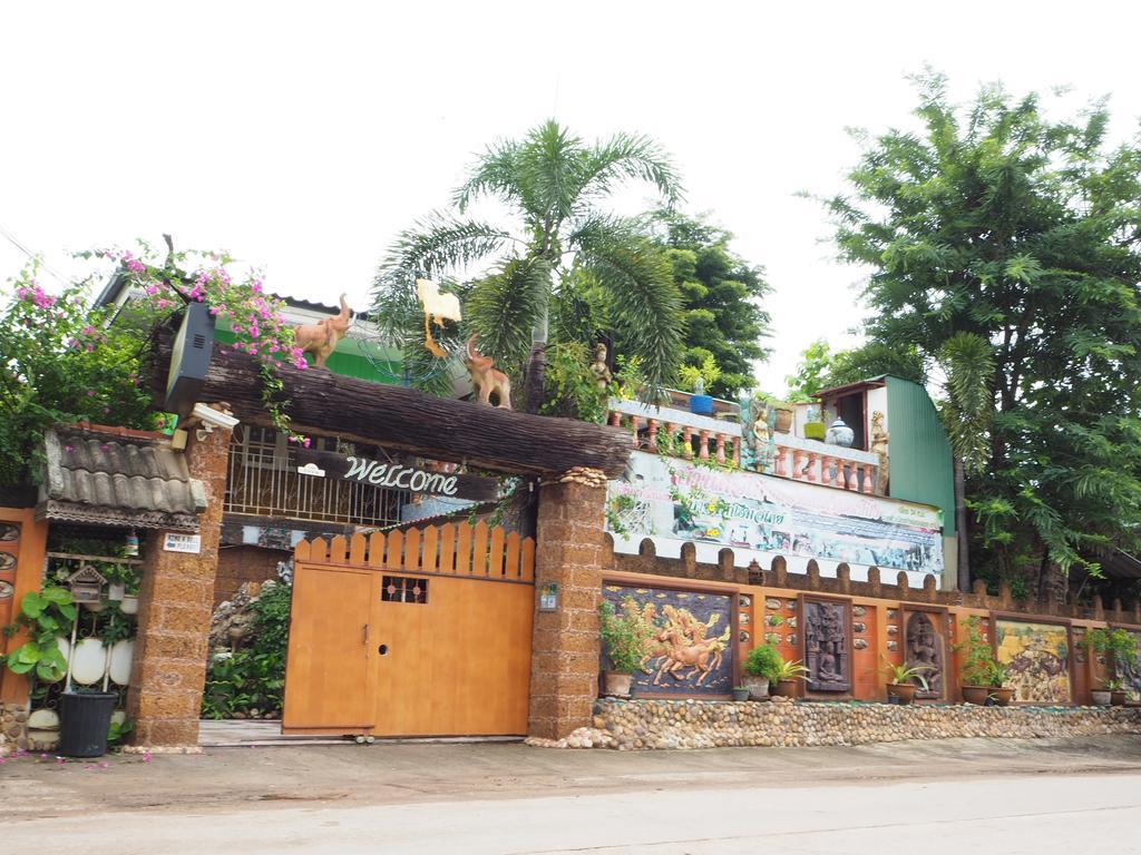 Three J Guesthouse Kamphaeng Phet Ngoại thất bức ảnh