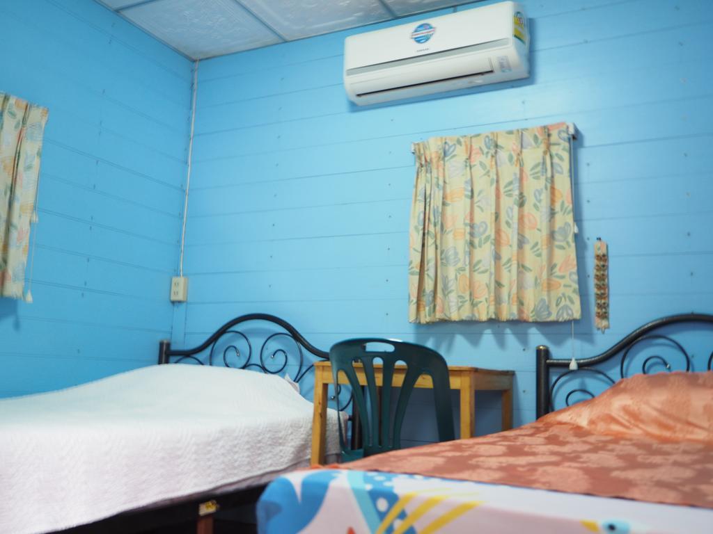 Three J Guesthouse Kamphaeng Phet Ngoại thất bức ảnh
