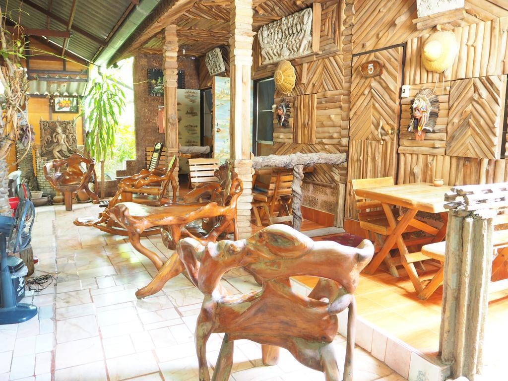 Three J Guesthouse Kamphaeng Phet Ngoại thất bức ảnh