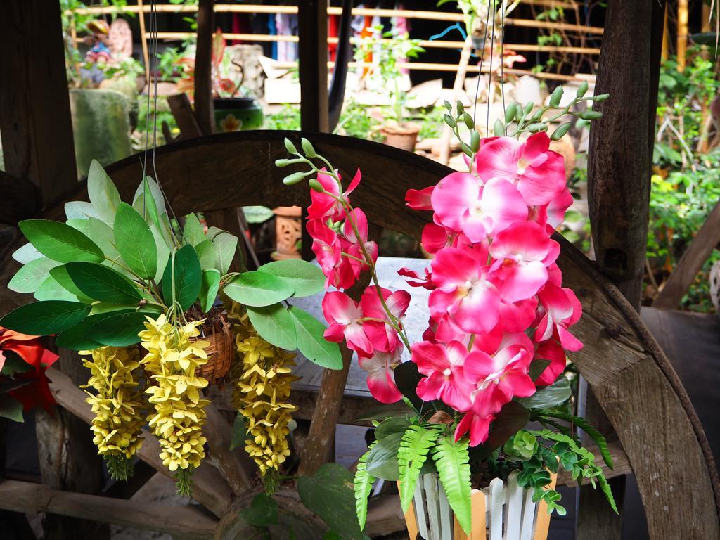 Three J Guesthouse Kamphaeng Phet Ngoại thất bức ảnh